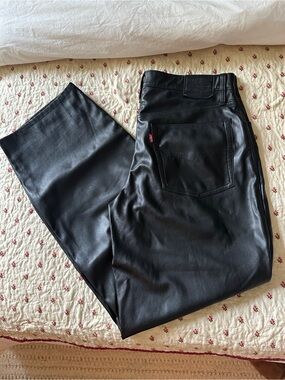 LEVI’S FAUX LEATHER BAGGY DAD WOMEN'S PANTS